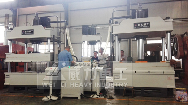 四柱式液壓機(jī)